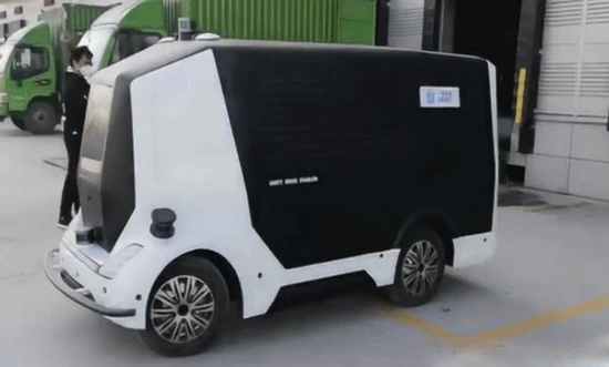 无人配送车半年吸金35亿,智驾内卷的受益者